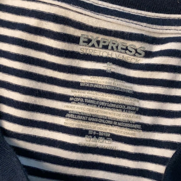 Men’s Express V neck in Medium - Picture 3 of 10